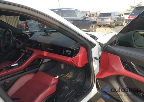 2022 Porsche Taycan Cross Turismo 4 z USA, uszkodzony, nr VIN WP0BA2Y14NSA67424